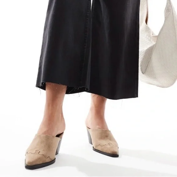 Glamorous Taupe Pointed Mule Heels Size 8 - Picture 3 of 16